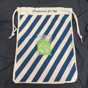 FREE WITH PURCHASE Vans NWOT Shoe Bag and Shoelaces